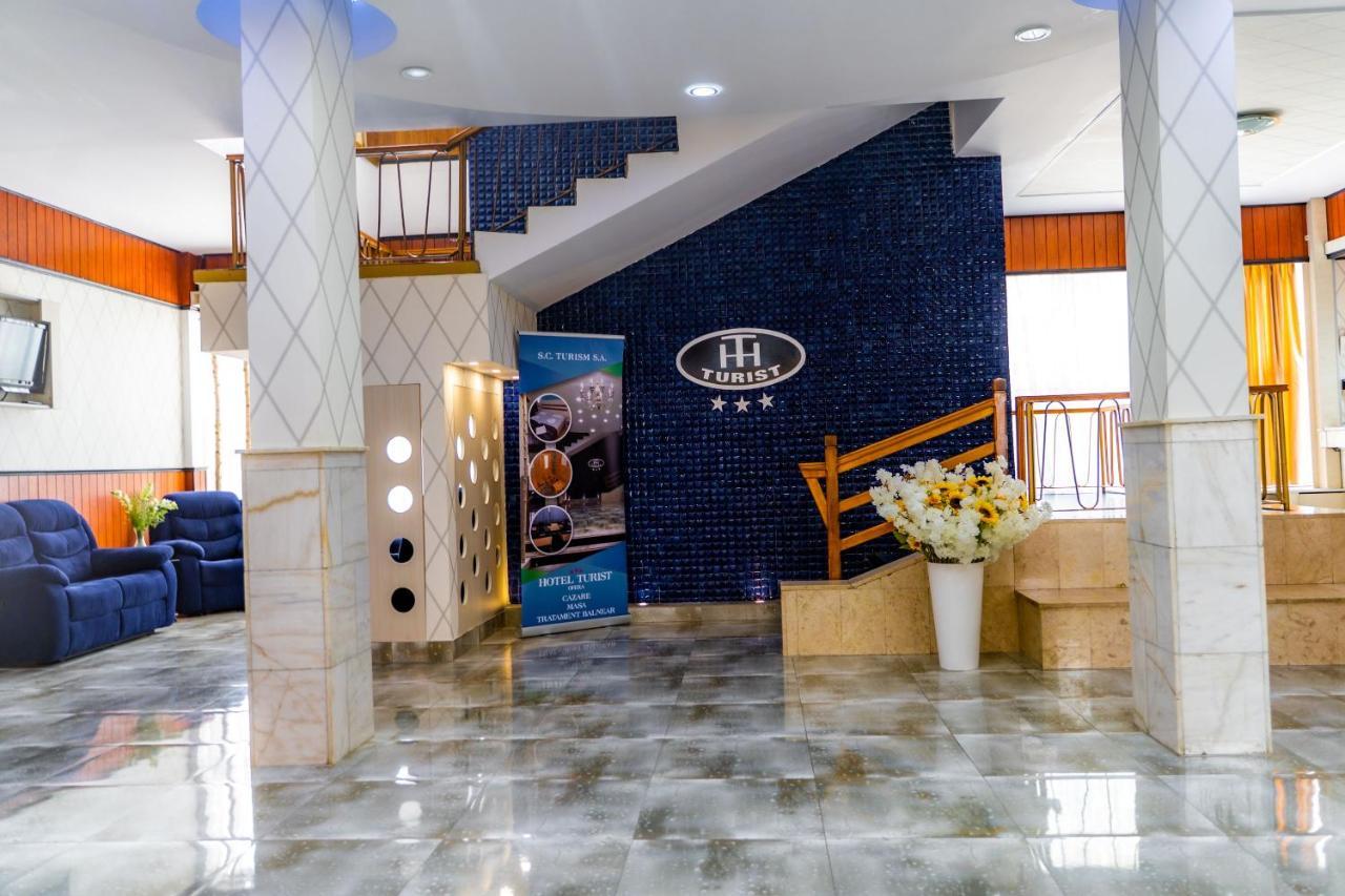 Hotel Turist Pucioasa Exterior photo