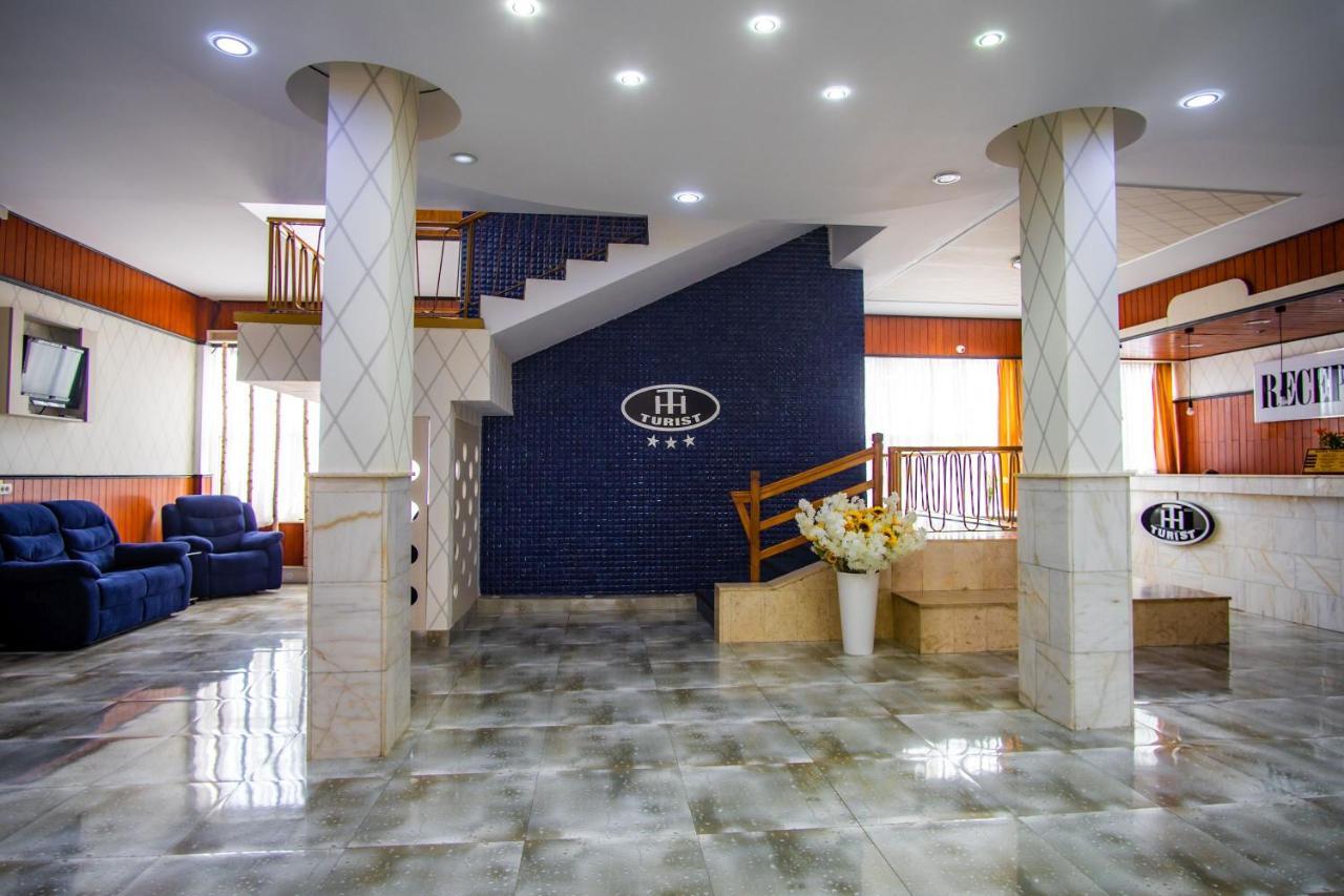 Hotel Turist Pucioasa Exterior photo