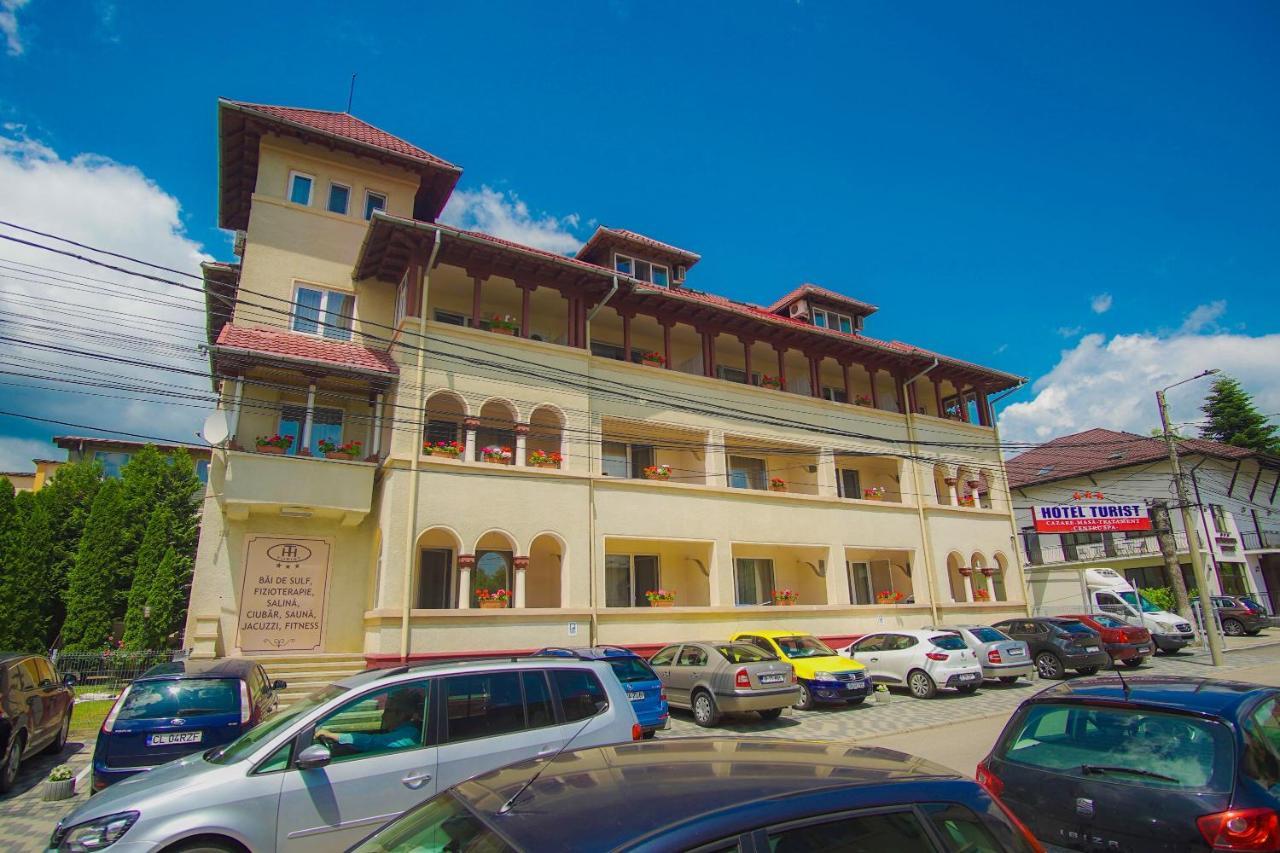 Hotel Turist Pucioasa Exterior photo